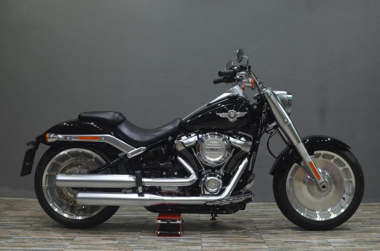 Harley Fat Boy ปี 2018 สีดำ ไมล์น้อย 900 กม. รูปที่ 3