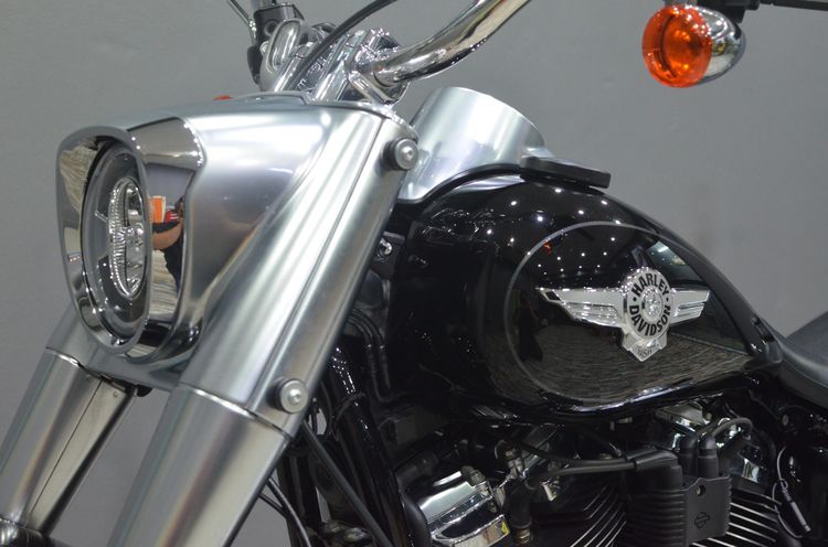 Harley Fat Boy ปี 2018 สีดำ ไมล์น้อย 900 กม. รูปที่ 10