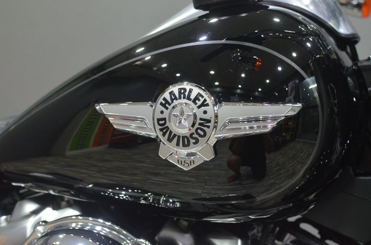 Harley Fat Boy ปี 2018 สีดำ ไมล์น้อย 900 กม. รูปที่ 8