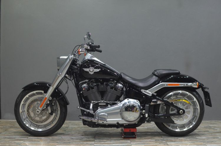 Harley Fat Boy ปี 2018 สีดำ ไมล์น้อย 900 กม. รูปที่ 5
