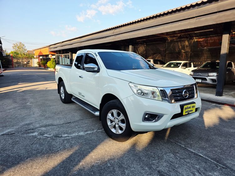 รถ Nissan NP300-NAVARA 2.5 V 4WD สี ขาว