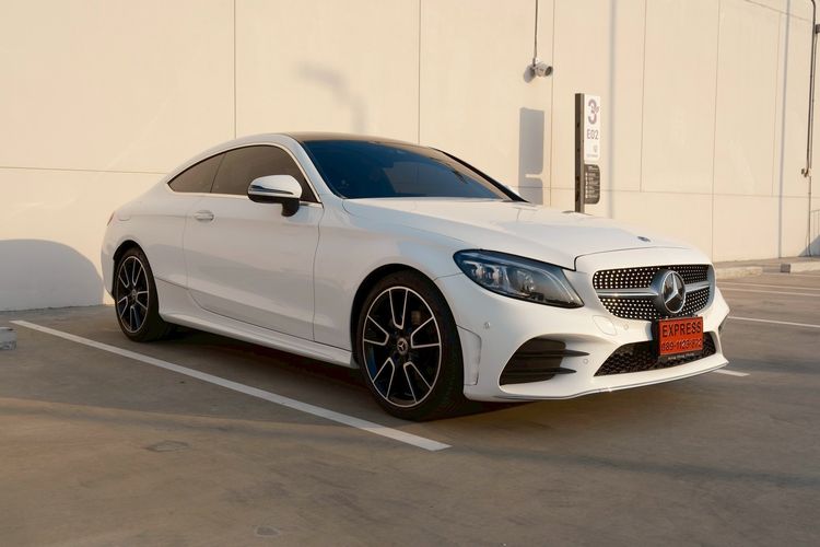 Mercedes-Benz C-Class 2024 C200 Sedan เบนซิน ไม่ติดแก๊ส เกียร์อัตโนมัติ ขาว