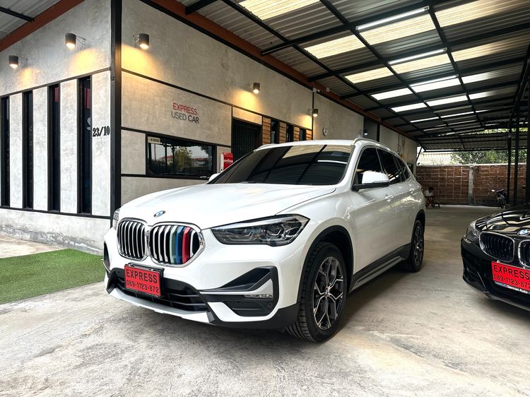 รถ BMW X1 2.0 sDrive20d xLine สี ขาว