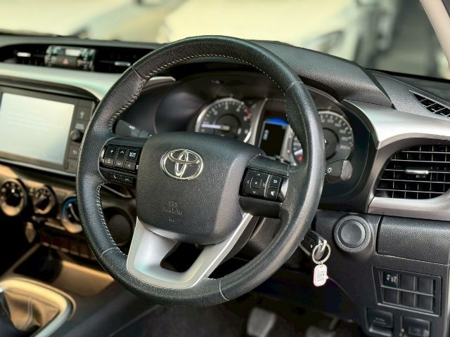 Toyota Hilux Revo 2022 2.4 Z Edition Mid ดีเซล เกียร์ธรรมดา ขาว รูปที่ 4