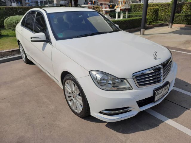 Mercedes-Benz C-Class 2013 C220 CDI Sedan ดีเซล ไม่ติดแก๊ส เกียร์อัตโนมัติ ขาว รูปที่ 4