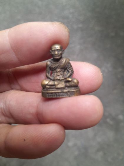 พระรูปหล่อหลวงพ่อยิดวัดนองจก