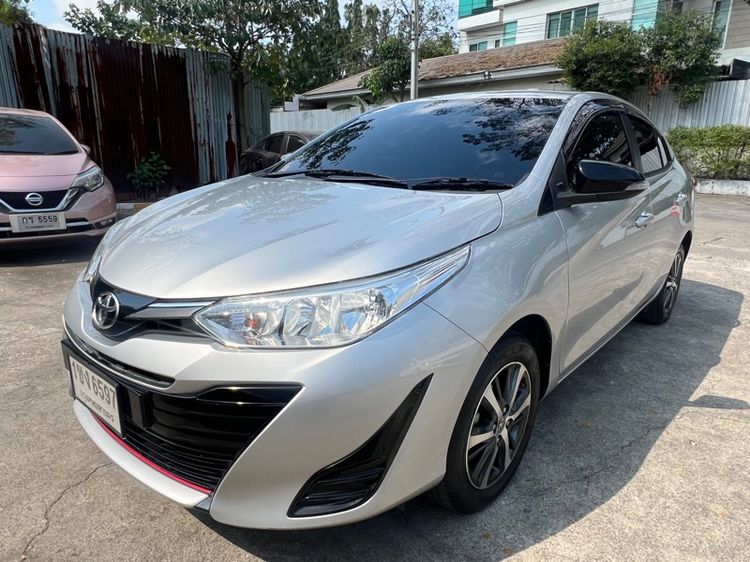 Toyota Yaris ATIV 2020 1.2 Sport Sedan เบนซิน ไม่ติดแก๊ส เกียร์อัตโนมัติ บรอนซ์เงิน รูปที่ 2