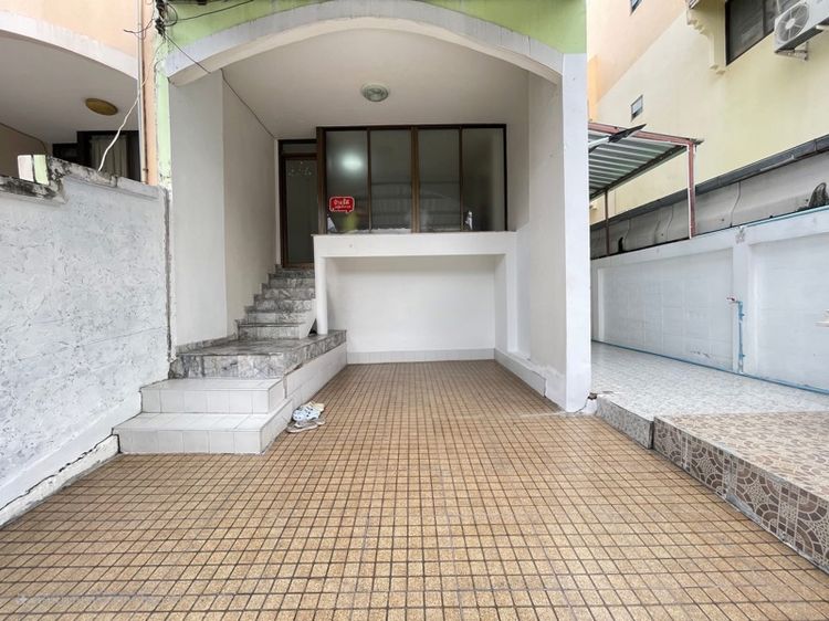 ขายทาวน์เฮาส์ 3.5 ชั้น 4.2 ล้าน ต่อรองได้ รูปที่ 2