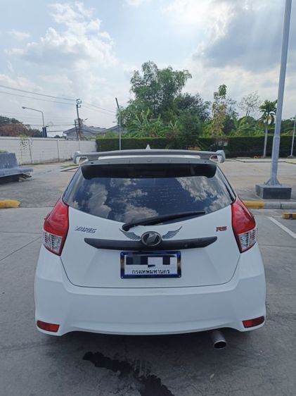 Toyota Yaris 2015 1.2 E Sedan เบนซิน ไม่ติดแก๊ส เกียร์อัตโนมัติ ขาว รูปที่ 4