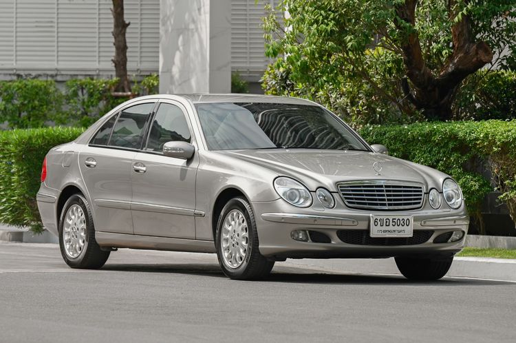 Mercedes-Benz E-Class 2006 E200 Sedan เบนซิน ไม่ติดแก๊ส เกียร์อัตโนมัติ เทา รูปที่ 2
