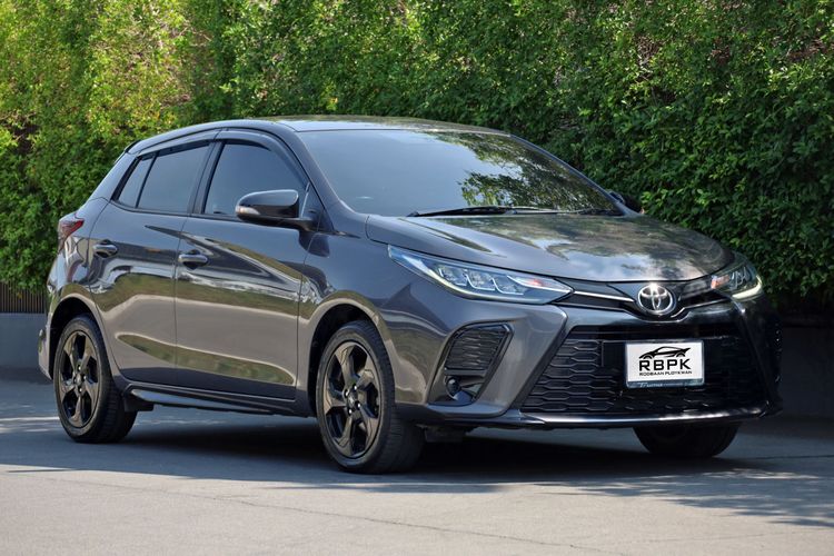 Toyota Yaris 2021 1.2 Sport Sedan เบนซิน ไม่ติดแก๊ส เกียร์อัตโนมัติ เทา รูปที่ 4