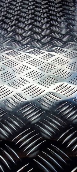 กระเบื้องสำหรับปูพื้น แผ่นลายอลูมิเนียมกันลื่น แผ่นลายอลูตีนเป็ด แผ่นลายปูพื้น