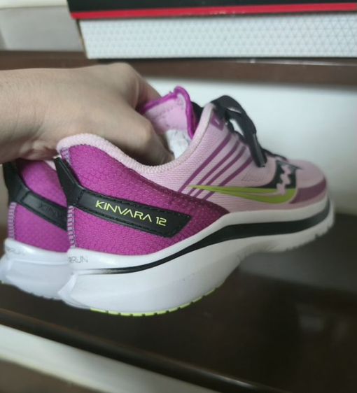 รองเท้า Saucony 
USA  รูปที่ 11