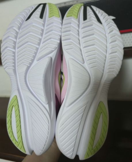 รองเท้า Saucony 
USA  รูปที่ 8