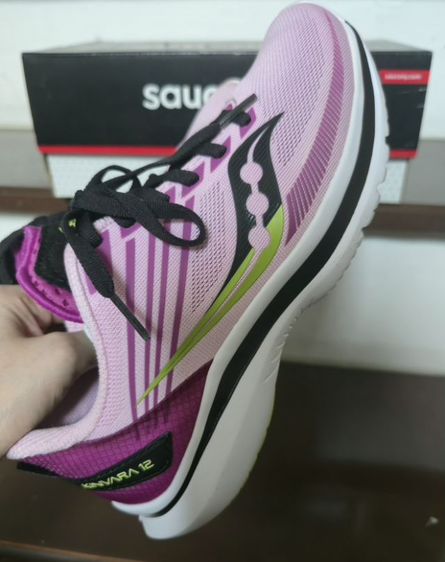 รองเท้า Saucony 
USA 