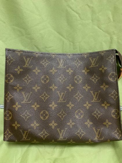 คลัชกระเป๋าหลุยส์แท้