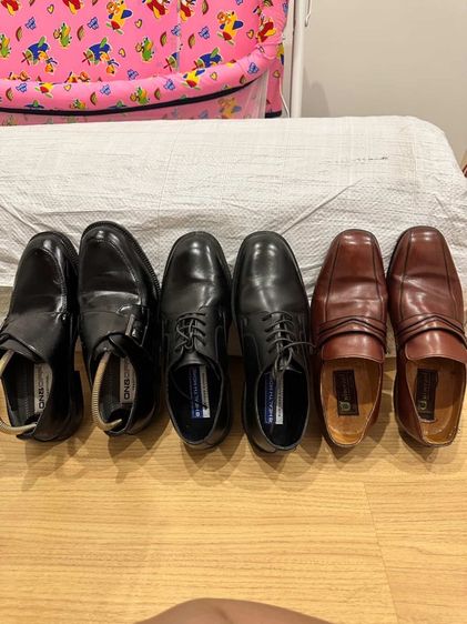 รองเท้าหนัง