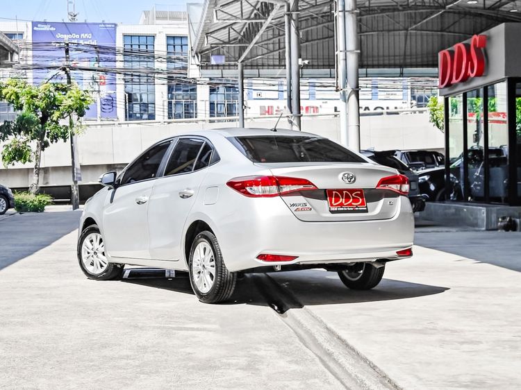 Toyota Yaris ATIV 2019 1.2 E Sedan เบนซิน เกียร์อัตโนมัติ เทา รูปที่ 2