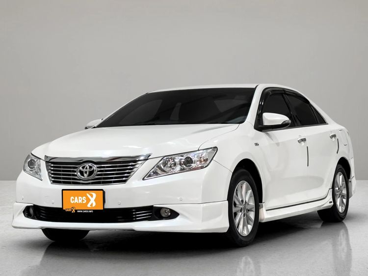 รถ Toyota Camry 2.0 G Extremo สี ขาว
