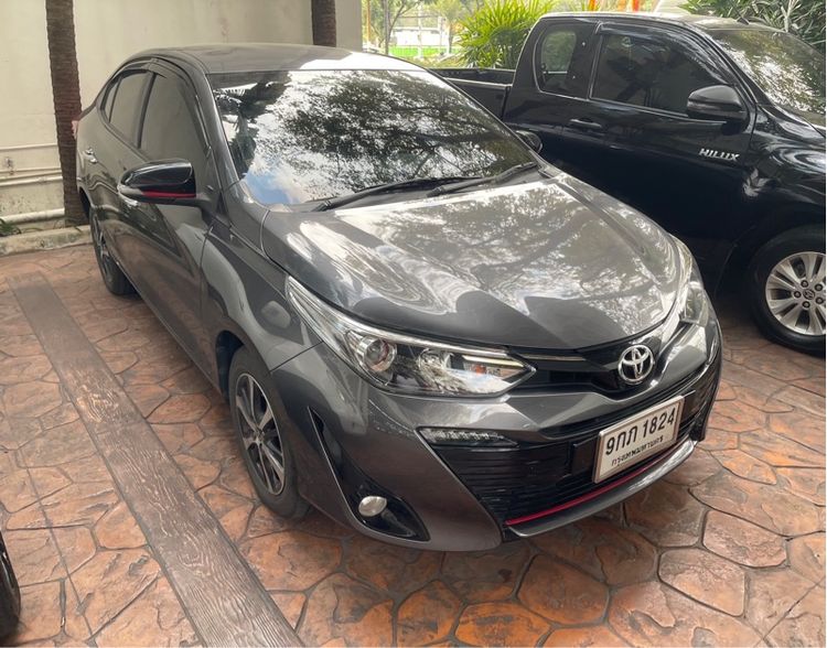 รถ Toyota Yaris ATIV 1.2 S Plus สี เทา