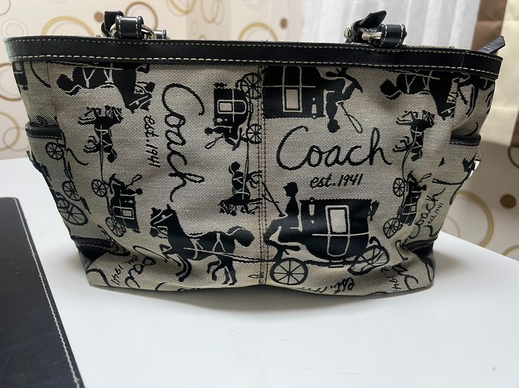 Coach  รูปที่ 2