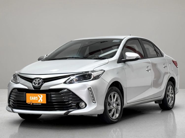 รถ Toyota Vios 1.5 Mid สี บรอนซ์เงิน