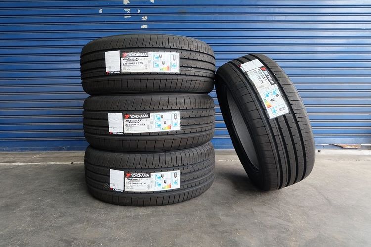 😍 ยางใหม่ Yokohama รุ่น BluEarth-XT AE61 ขนาด 235 50R18 ปี25