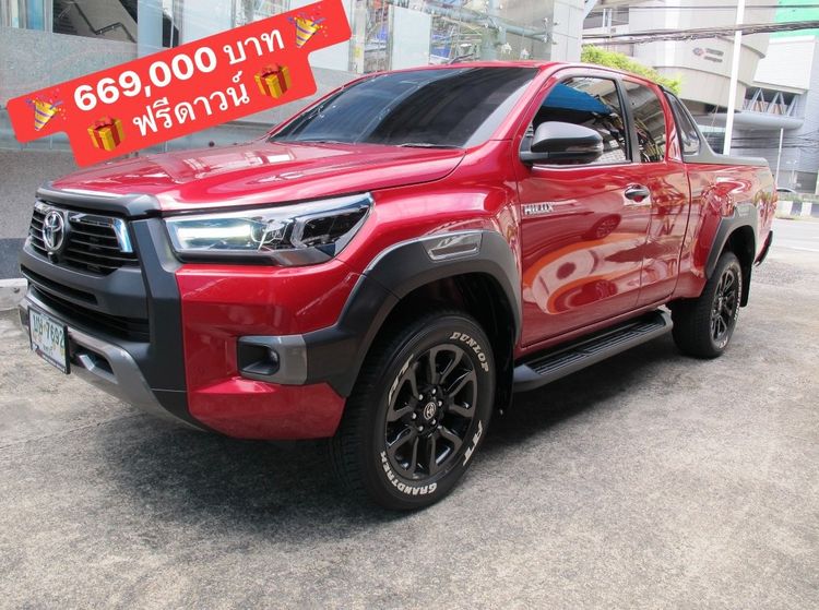 รถ Toyota Hilux Revo Smart Cab Prerunner 2x4 2.4 Rocco สี แดง