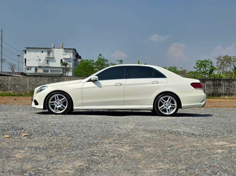 Mercedes-Benz E-Class 2013 E300 2.2 BlueTEC Hybrid AMG Dynamic Sedan ไฮบริด ไม่ติดแก๊ส เกียร์อัตโนมัติ ขาว รูปที่ 3