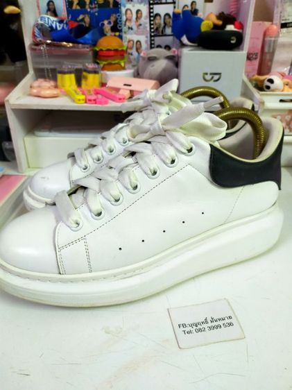 รองเท้า Akexander McQUEEN ไซซ43D ของแท้ สภาพดี มีแค่รอยเปื้อน ข้างในสะอาด