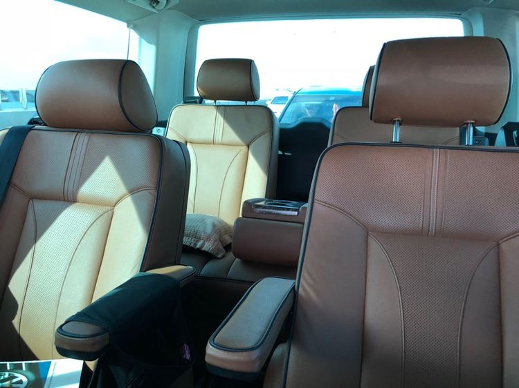 Volkswagen Caravelle 2015 2.0 TDi Van ดีเซล เกียร์อัตโนมัติ ดำ รูปที่ 4