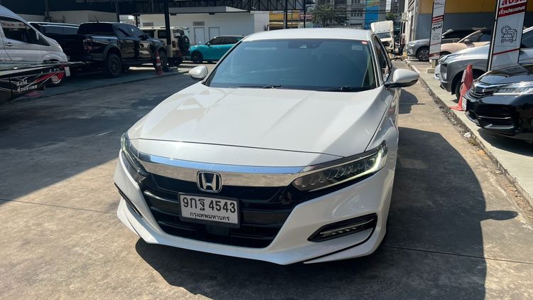 รถ Honda Accord 2.0 Hybrid สี ขาว
