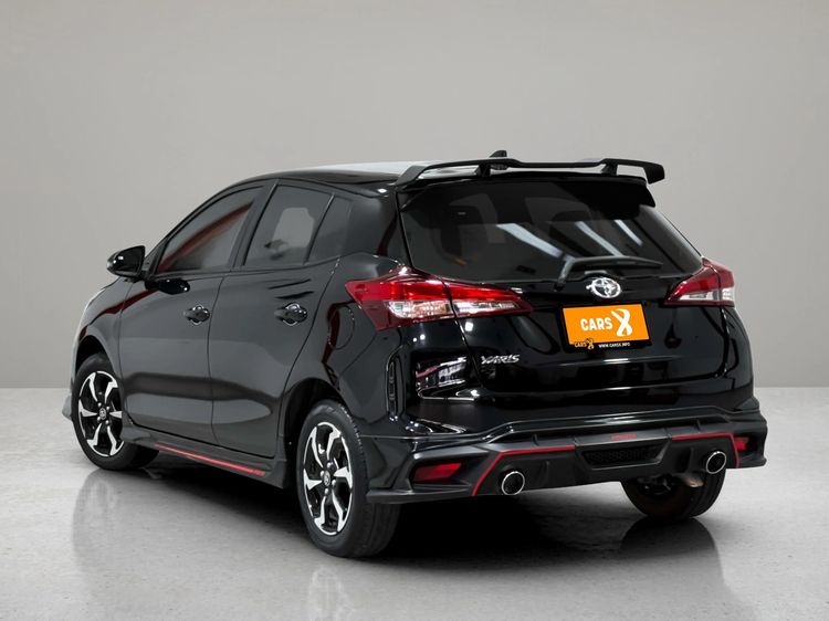 Toyota Yaris 2023 1.2 Premium Sedan เบนซิน ไม่ติดแก๊ส เกียร์อัตโนมัติ ดำ รูปที่ 4