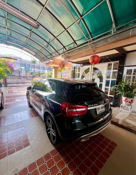 รถ Mercedes-Benz GLA-Class GLA200 สี ดำ