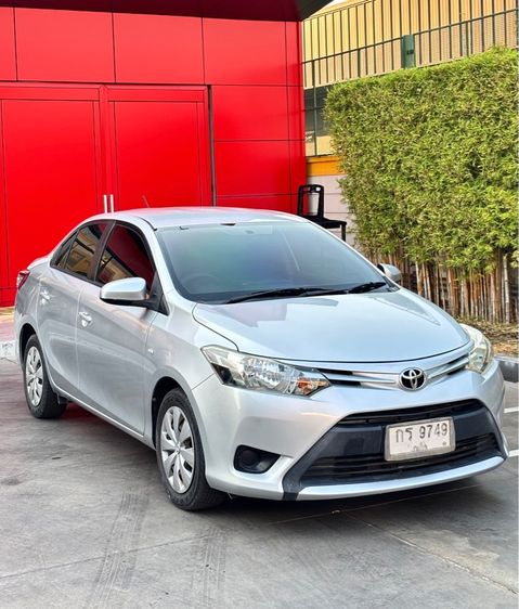 รถ Toyota Vios 1.5 J สี บรอนซ์เงิน