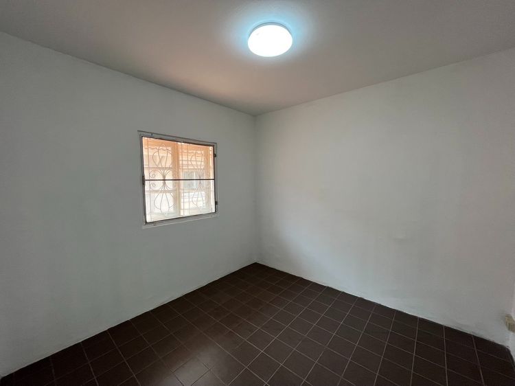 Pruksa มีบางส่วน 2020 ขายทาวน์เฮ้าส์ 2 ชั้น รีโนเวทใหม่ ทำเลดี พร้อมเข้าอยู่  ราคา 1.69 ล้านบาท รูปที่ 3