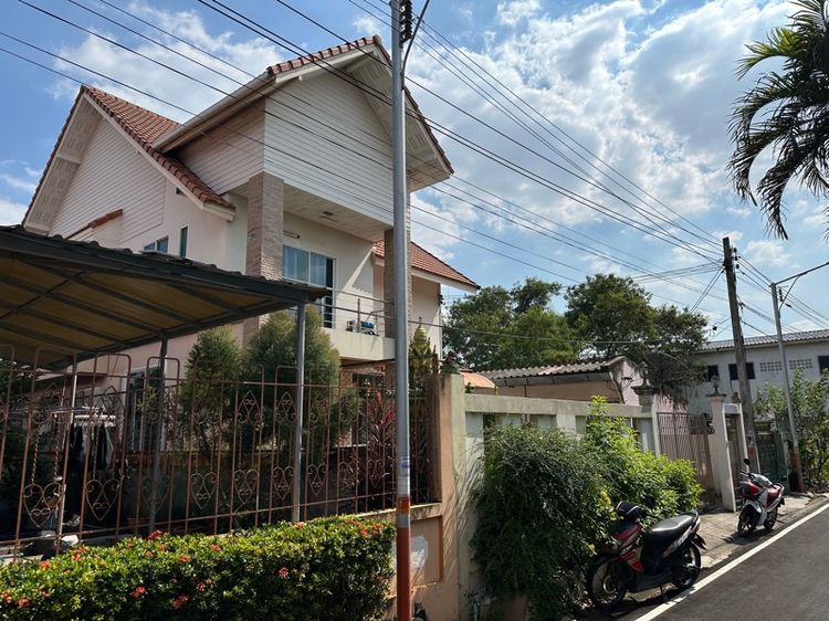 ขายบ้านสองชั้น กระทุ่มแบน