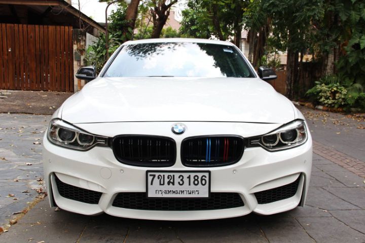 BMW Series 3 2012 320d Sedan ดีเซล เกียร์อัตโนมัติ ขาว รูปที่ 2