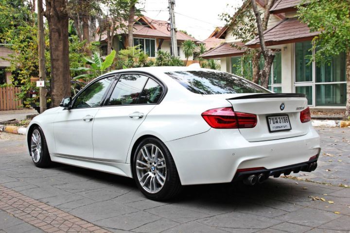 BMW Series 3 2012 320d Sedan ดีเซล เกียร์อัตโนมัติ ขาว รูปที่ 4