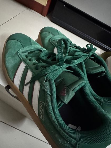รองเท้า adidas  รูปที่ 2