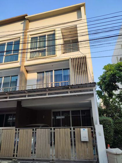 LPN Development 2013 ขาย ทาวน์โฮม 3 ชั้น ลาดพร้าว ซอย 21 ไกล้รถไฟฟ้า 2 สาย MRT ลาดพร้าว และโมโรเรลสายสีเหลือง ระยะทางประมาณ 200 เมตร รูปที่ 2