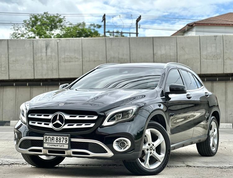 รถ Mercedes-Benz GLA-Class GLA200 สี ดำ
