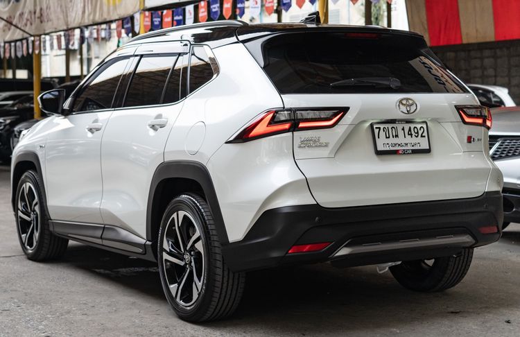 Toyota Yaris Cross 2025 1.5 HEV Premium Luxury Utility-car ไฮบริด ไม่ติดแก๊ส เกียร์อัตโนมัติ ขาว รูปที่ 3