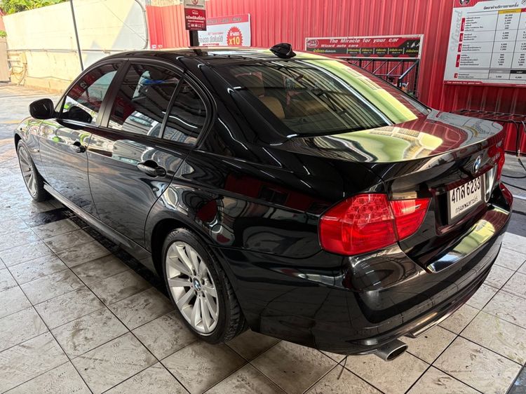 BMW Series 3 2010 320i Sedan เบนซิน ไม่ติดแก๊ส เกียร์อัตโนมัติ ดำ รูปที่ 4