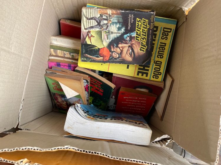 รับจบเหมาครับขายยกลังหนังสือแปดลังมี หลากหลายพ.ศ. เป็นหนังสือเหมา มือสอง รูปที่ 2