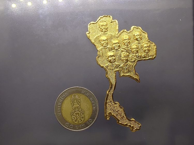 เหรียญ ๙ รัชกาล พิมพ์แผนที่ประเทศไทย ที่ระลึกสมโภชญ์กรุงรัตนโกสินทร์ 200 ปี พ.ศ.2525 พร้อมกล่องเดิมๆ เนื้อกะไหล่ทอง รูปที่ 7