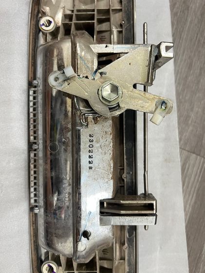 มือเปิดฝาท้ายกระบะรีโว่ รูปที่ 3