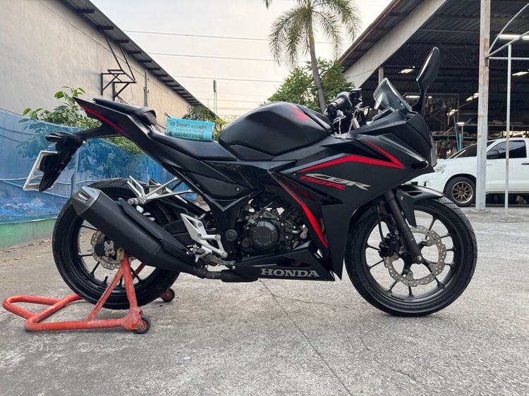 HONDA CBR150R สภาพรถคันนี้นางฟ้า  เหมือนรถใหม่รถใช้น้อยต้องมาดูของจริงมีสถานที่ให้ทดลองขับขี่ก่อนซื้อ รูปที่ 3