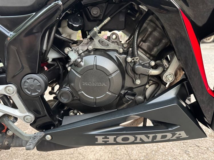HONDA CBR150R สภาพรถคันนี้นางฟ้า  เหมือนรถใหม่รถใช้น้อยต้องมาดูของจริงมีสถานที่ให้ทดลองขับขี่ก่อนซื้อ รูปที่ 6
