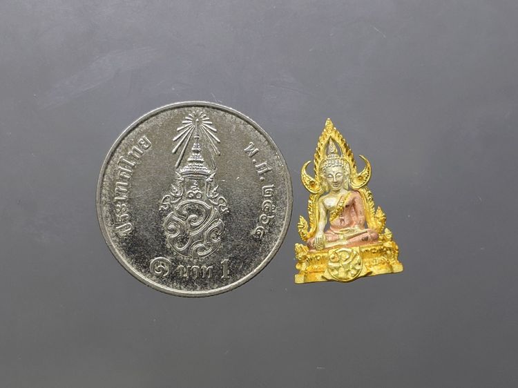 พระพุทธชินราช ภปร เนื้อเงินสามกษัตริย์ พิมพ์เล็ก โครงการ "เพราะแผ่นดินนี้ คือ แผ่นดินเกิด ปี 2551 ตลับเดิม รูปที่ 7